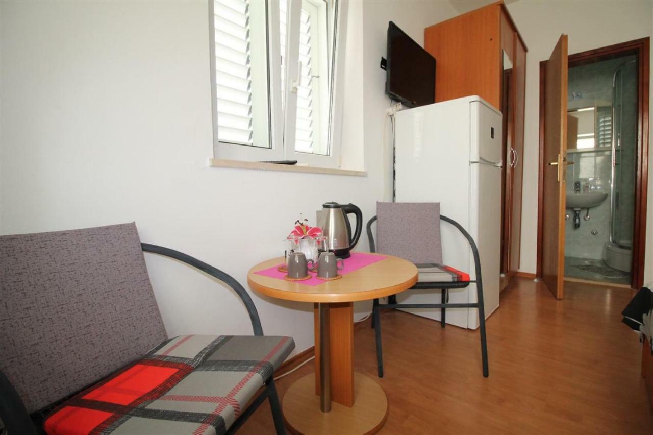 Private Accommodation Carevic Dubrovnik Exteriör bild